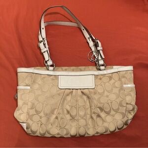 Vintage Coach Signature Logo Shoulder Bag